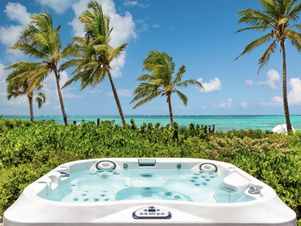 Turtle Cove Area villa with hot tub and private freshwater pool
